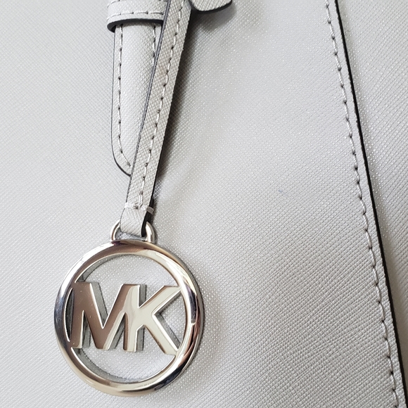 NWT Michael Kors Ciara Large Leather Satchel - Picture 4 of 11